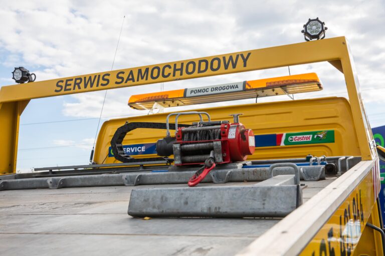 m95-dam-car-3W8A3536-min